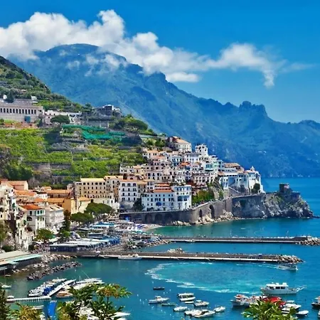 בית נופש Amalfi View סקאלה